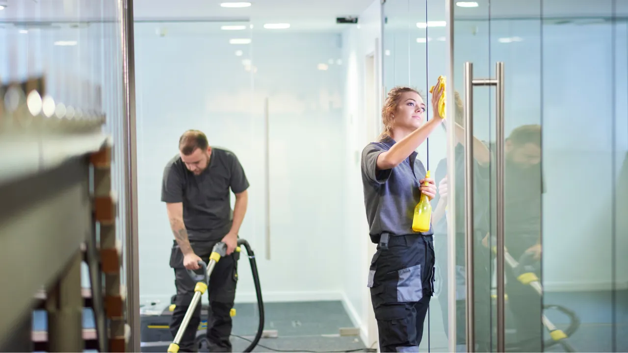 Commercial window cleaning in the Coachella Valley