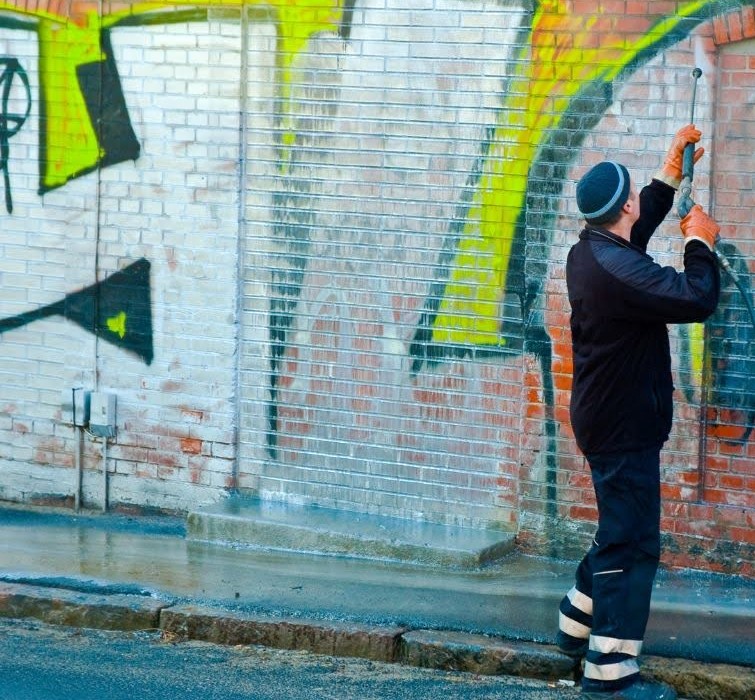 Graffiti removal in Indio